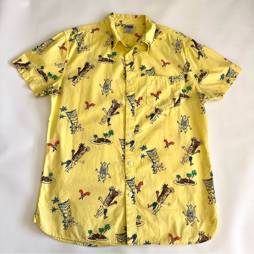 Vintage 90s HangTen Tiki Print Shirt in Yellow
Men's Size Large